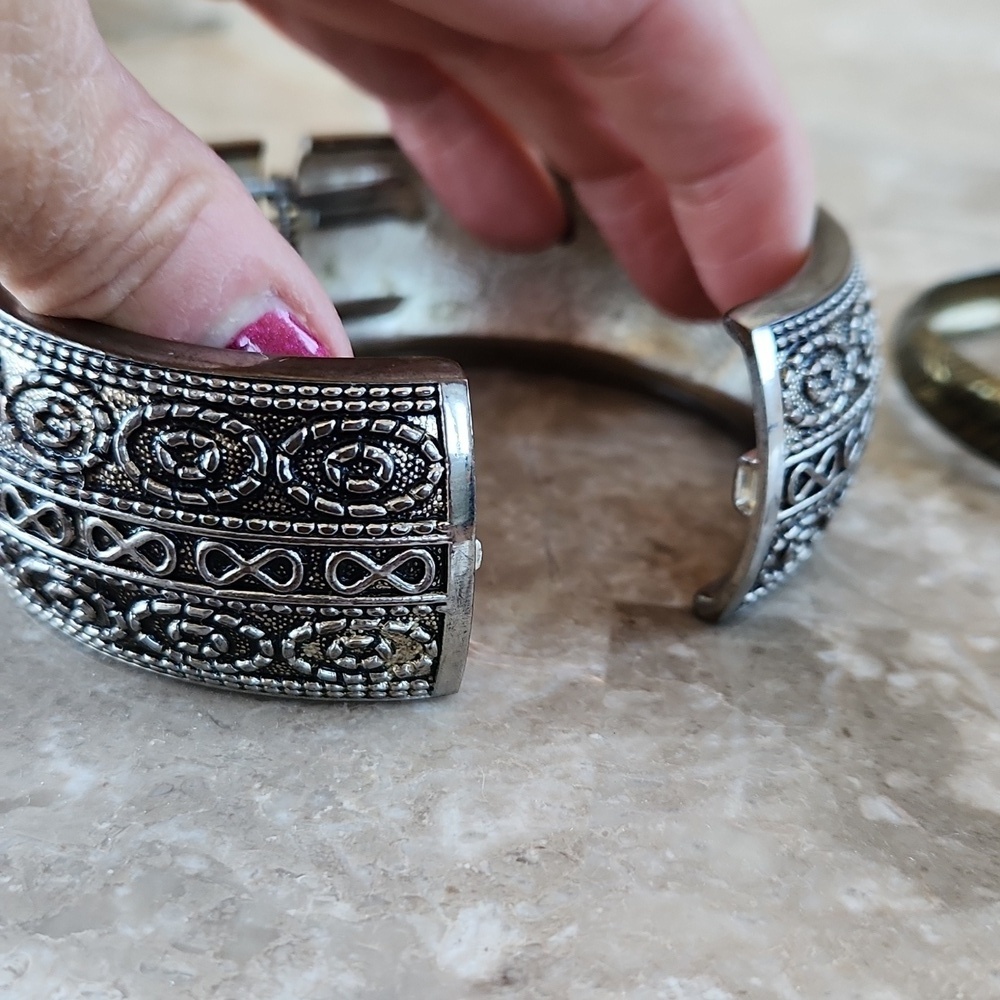 Vintage Silver and Gold Bangle Lot Of 2 - Picture 3 of 4